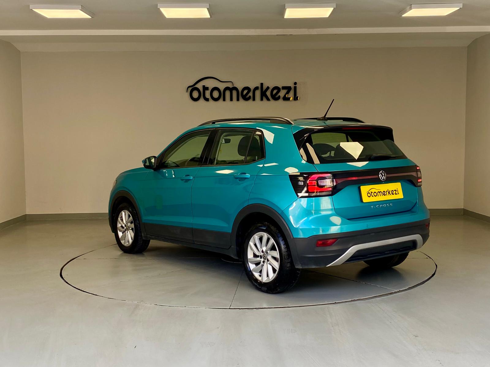 VOLKSWAGEN T-CROSS 2